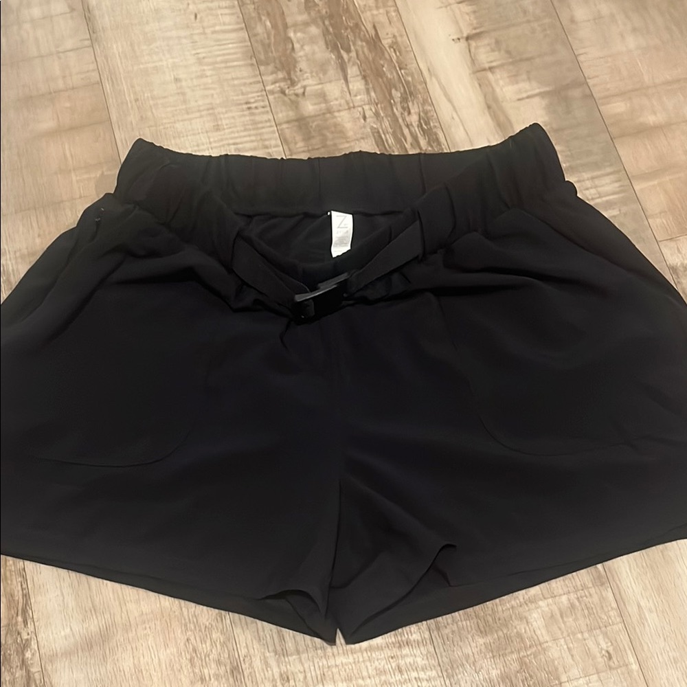 Zella Black Athletic Shorts with Elastic Waistband